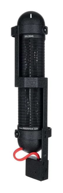 AEA R88A, corps et connecteur, photo 2