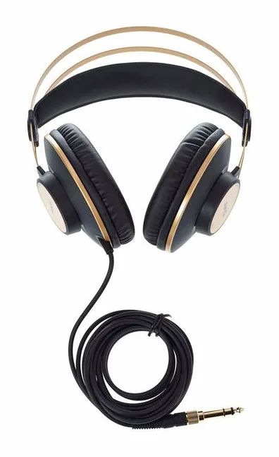 AKG K-92, vue de face, photo 4