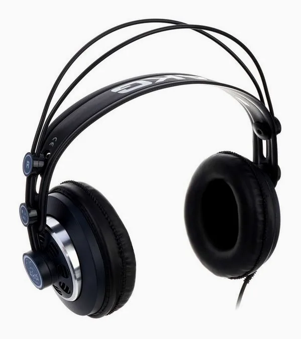 AKG K-240 MKII, vue de trois quarts, photo 2