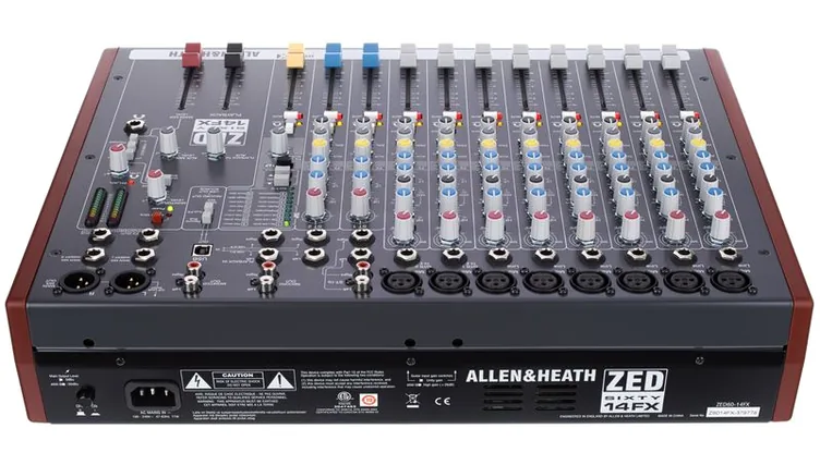 Allen & Heath ZED60-14FX, vue de profil, photo 4