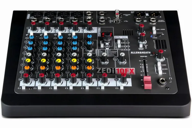 Allen & Heath ZEDi-10 FX, vue de trois quarts, photo 2