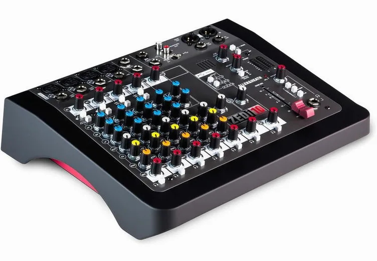 Allen & Heath ZEDi-10, face avant et faders, photo 3