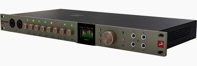 Antelope Discrete 8 Oryx Synergy Core, vue de trois quarts, photo 2