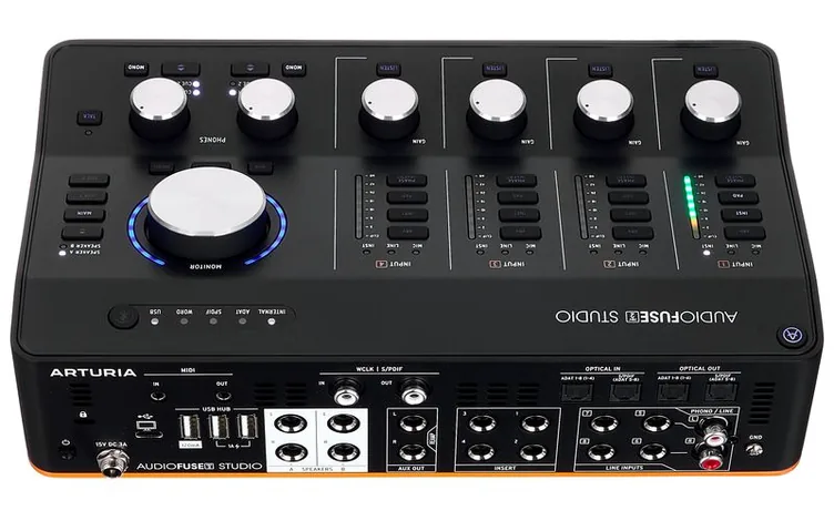 Arturia AudioFuse Studio Rev2, vue de trois quarts, photo 4