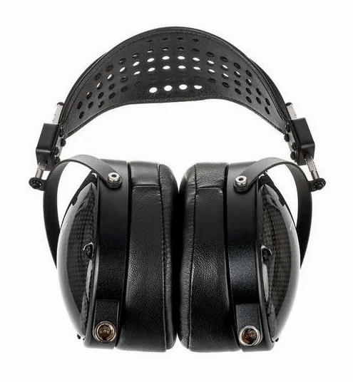Audeze LCD-XC, vue de trois quarts, photo 4