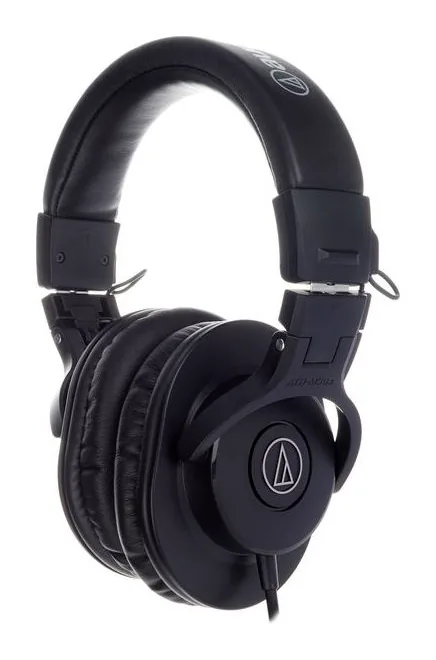 Audio-Technica ATH-M30X, vue de trois quarts, photo 3