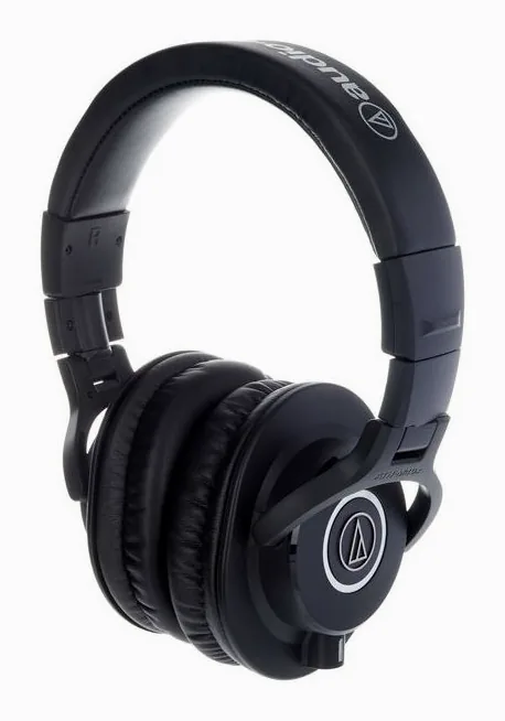 Audio-Technica ATH-M40X, vue de trois quarts, photo 3