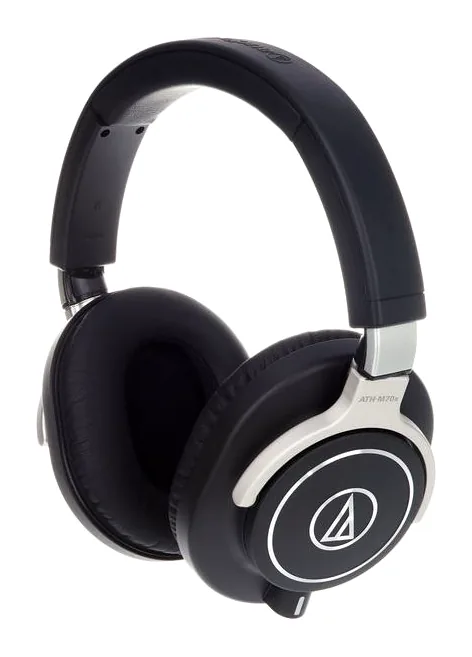 Audio-Technica ATH-M70X, vue de trois quarts, photo 3