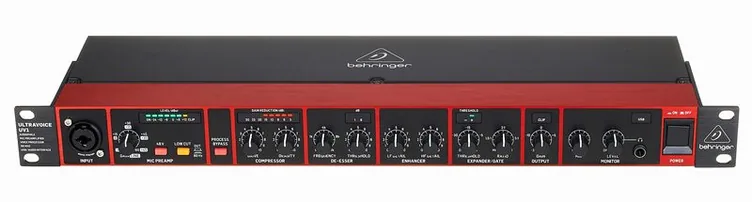 Behringer UV1, vue de trois quarts, photo 2