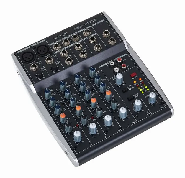 Behringer Xenyx 802S, vue de trois quarts, photo 3