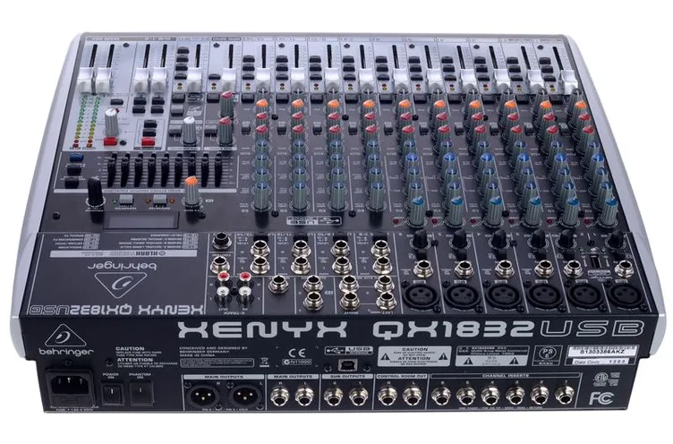 Behringer Xenyx QX1832USB, vue de profil, photo 3