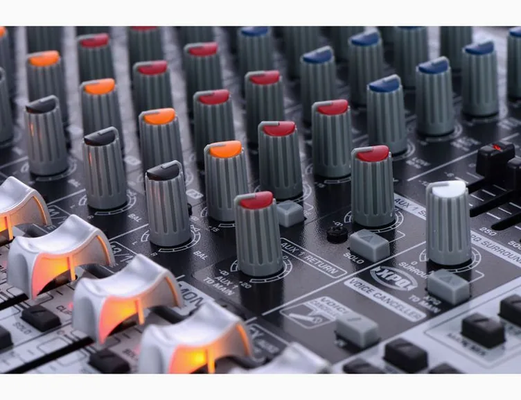 Behringer Xenyx QX1832USB, vue de dessus, photo 4