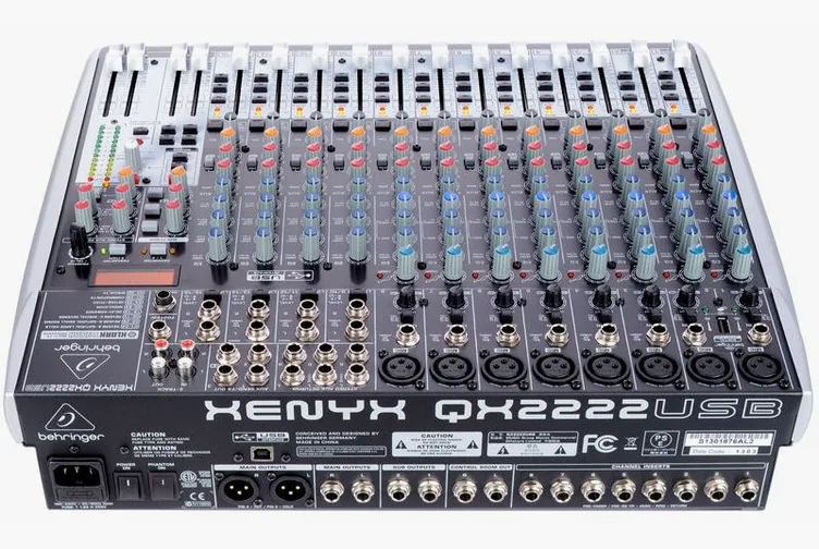 Behringer Xenyx QX2222USB, face avant et faders, photo 3