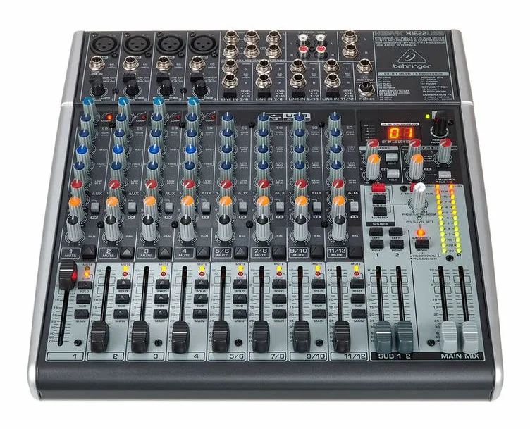 Behringer Xenyx X1622USB, face avant et faders, photo 2