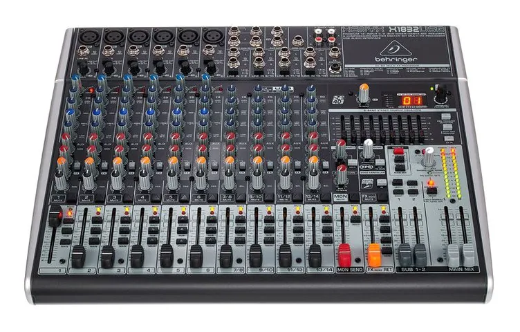 Behringer Xenyx X1832USB, potentiomètres, photo 2