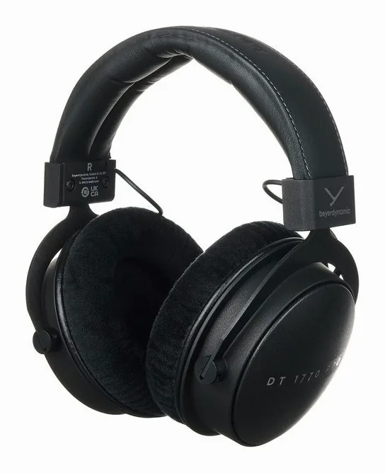 beyerdynamic DT 1770 Pro MKII, vue de trois quarts, photo 3