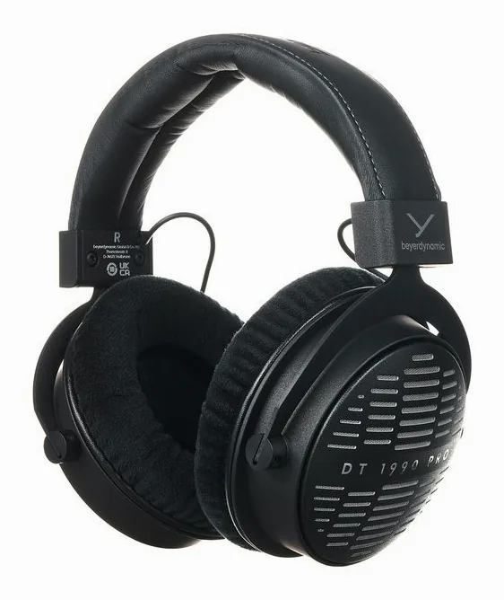 beyerdynamic DT 1990 Pro MKII, vue de trois quarts, photo 3
