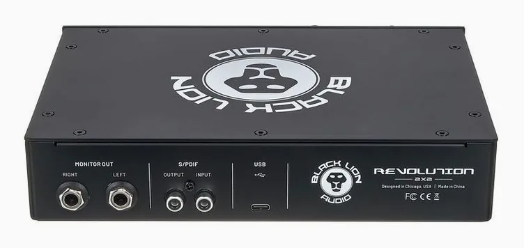 Black Lion Audio Revolution 2x2, vue de profil, photo 4