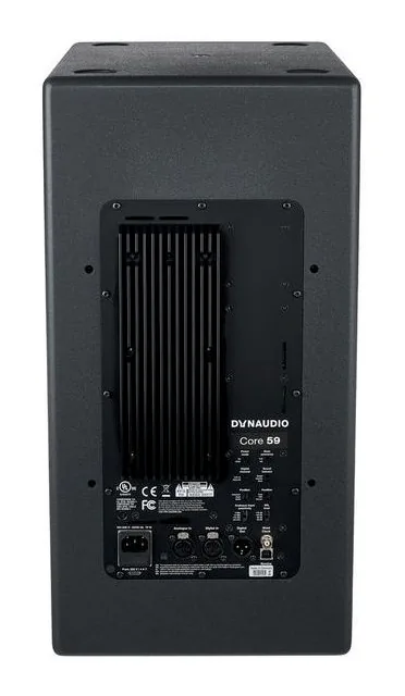 Dynaudio Core 59, vue de trois quarts, photo 4