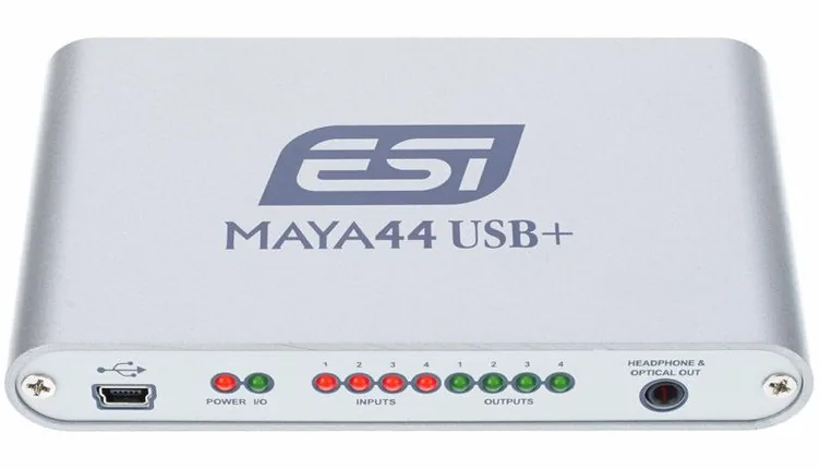 ESI Maya 44 USB+, vue de trois quarts, photo 2