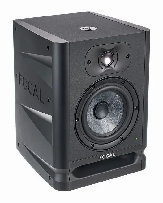 Focal Alpha 50 Evo, vue de trois quarts, photo 3