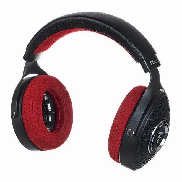 Focal Clear MG Professional, vue de trois quarts, photo 2
