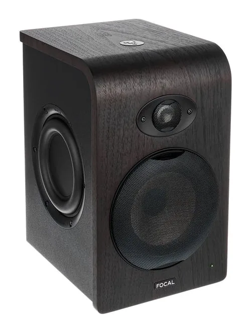 Focal Shape 65, vue de trois quarts, photo 3