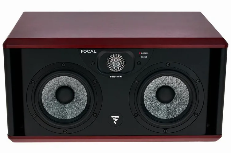 Focal Twin6, vue de trois quarts, photo 2