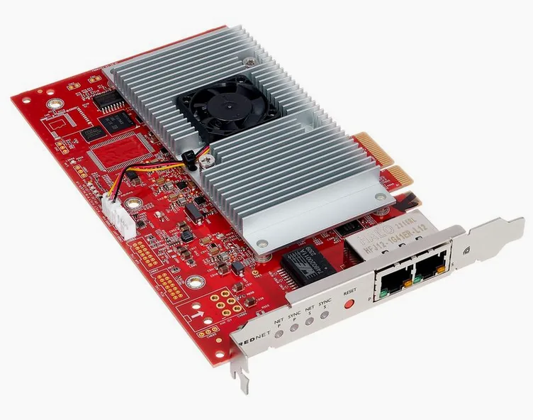 Focusrite RedNet PCIeNX, boutons et voyants, photo 3