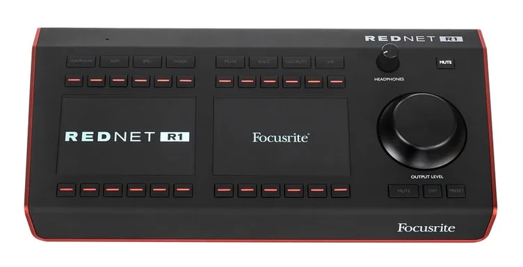 Focusrite RedNet R1, vue de trois quarts, photo 3