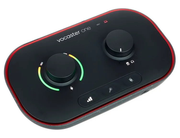 Focusrite Vocaster One, vue de trois quarts, photo 3