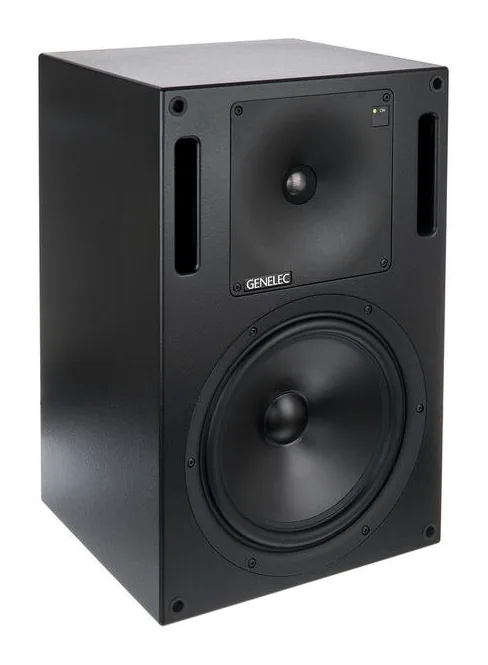Genelec 1032 CPM, vue de trois quarts, photo 3