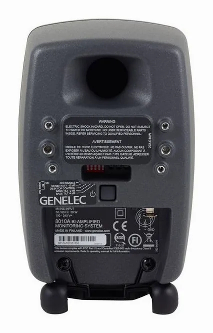 Genelec 8010 AP, vue de trois quarts, photo 4