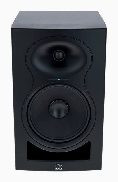 Kali Audio LP-8 2nd Wave, vue de trois quarts, photo 2