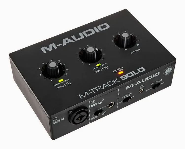 M-Audio M-Track Solo, vue de trois quarts, photo 3