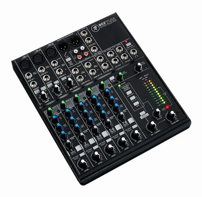Mackie 802 VLZ4, vue de trois quarts, photo 3