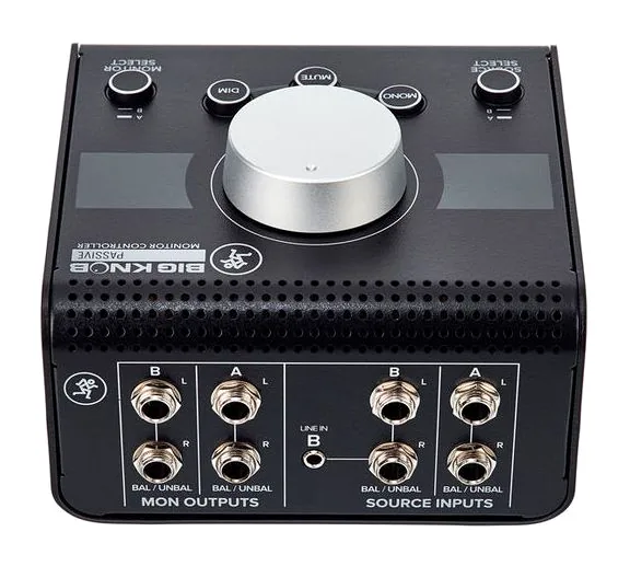 Mackie Big Knob Passive, vue de trois quarts, photo 4