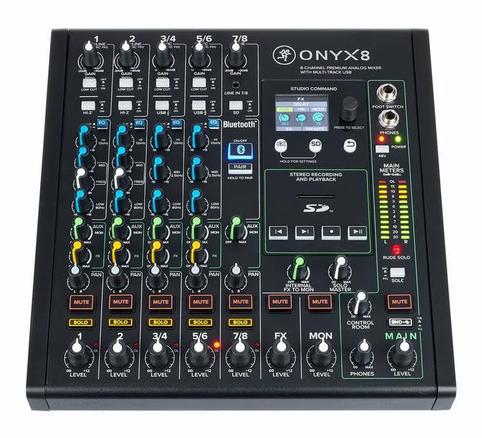 Mackie Onyx8, face avant et faders, photo 2
