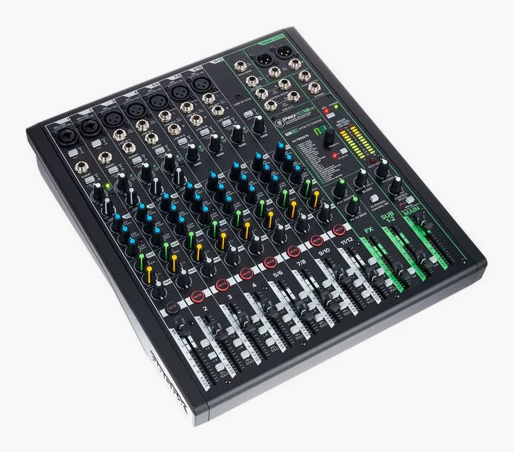 Mackie ProFX12v3, vue de trois quarts, photo 3