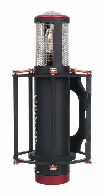 Manley Reference Cardioid Mic black, vue de trois quarts, photo 2