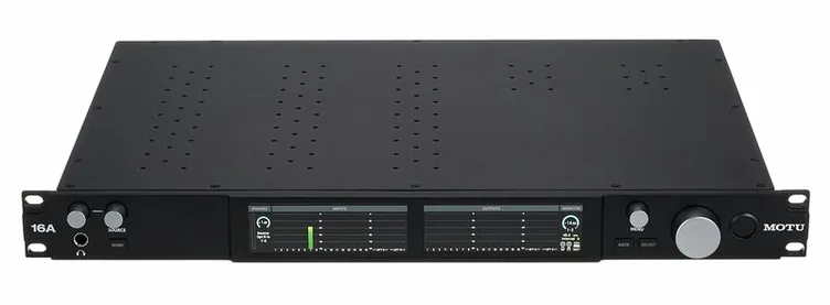 MOTU 16A (2025), face arrière et connectique, photo 2