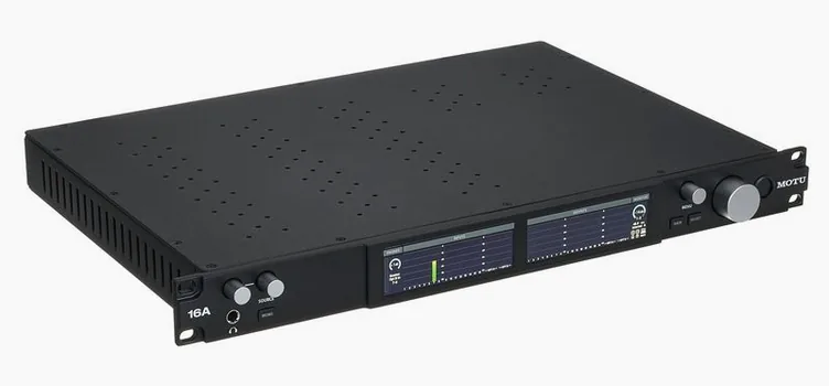 MOTU 16A (2025), face arrière et connectique, photo 3