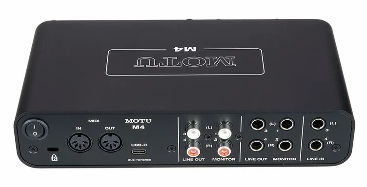 MOTU M4, face arrière et connectique, photo 4