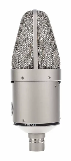 Neumann M149, vue de trois quarts, photo 3