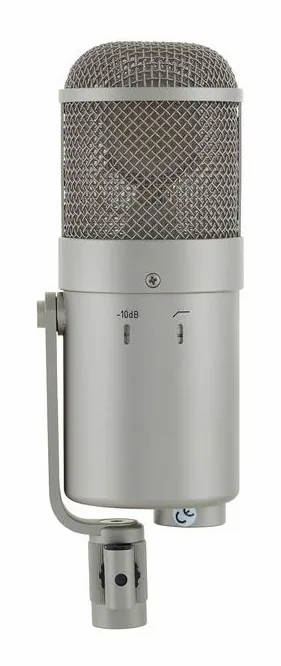 Neumann U47 fet, vue de trois quarts, photo 3