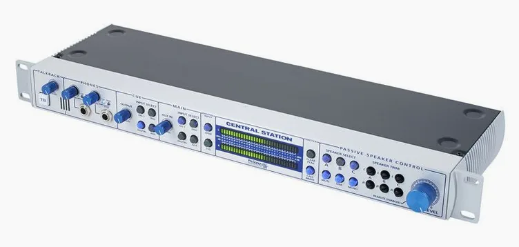 Presonus Central Station Plus, vue de face, photo 2
