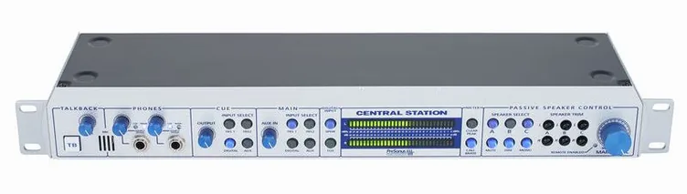 Presonus Central Station Plus, vue de trois quarts, photo 3
