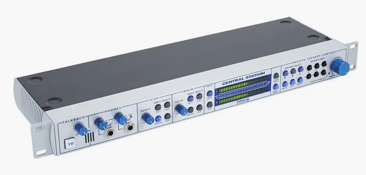 Presonus Central Station Plus, vue de face, photo 4