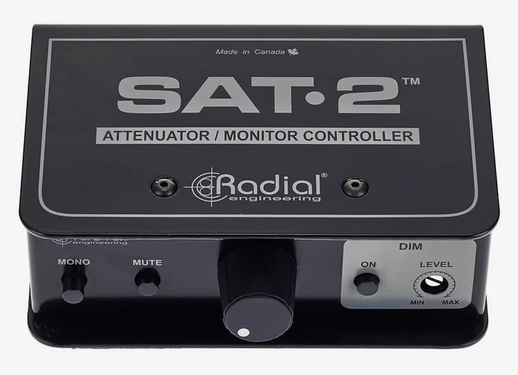 Radial Engineering Sat-2, vue de trois quarts, photo 2