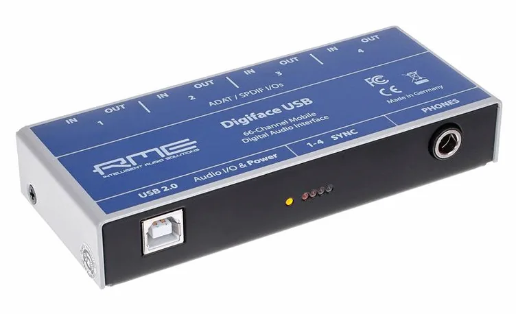RME Digiface USB, vue de trois quarts, photo 3